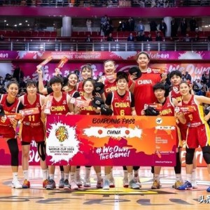 开云体育官网-女篮险胜捷克引热议！苏群：张子宇与现代篮球脱轨 很难再有李梦了